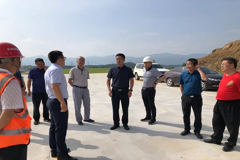 刘磅礴到川陕甘高铁快运物流基地项目调研指导事情