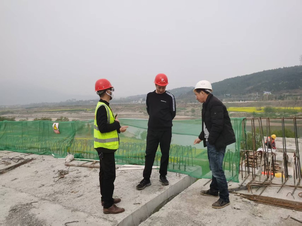 Z6尊龙凯时集团开展清明节前清静检查