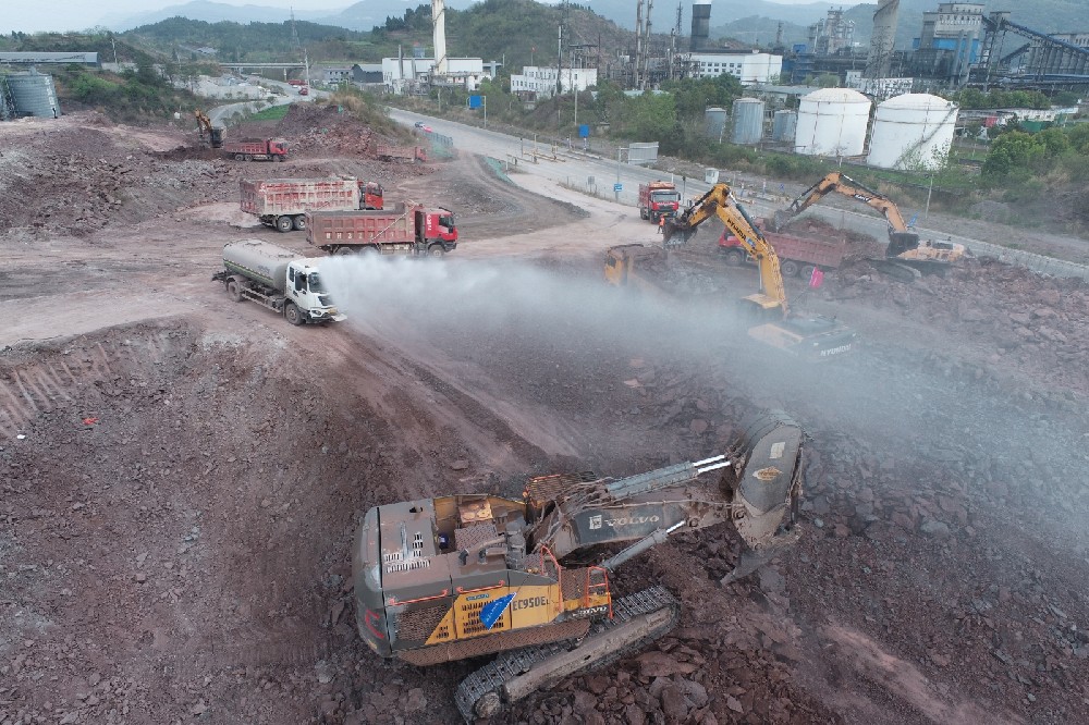 不歇工、一直档，，，，假期建设忙！