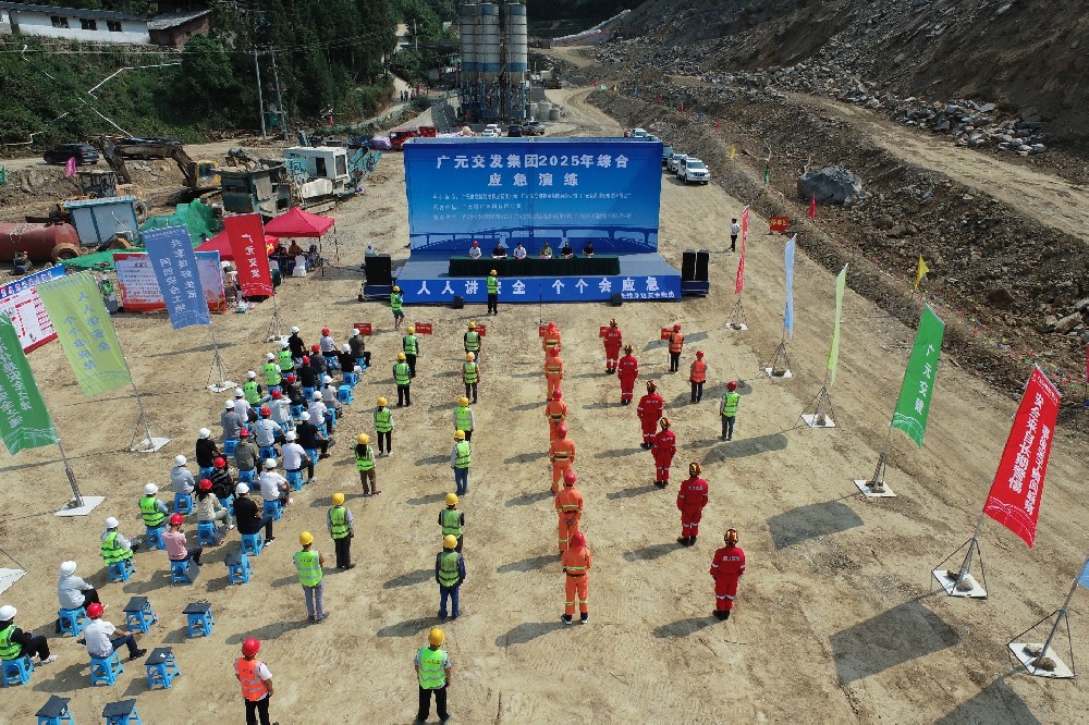 在“模拟险情”中铸造“一定清静”|Z6尊龙凯时集团一连开展清静应急综合演练